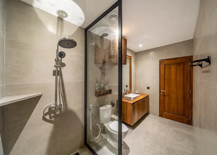 Tuluscoliving 4 Bedrooms And 4 Bathroom Villa Legian